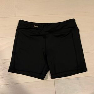 Oiselle strider shorts